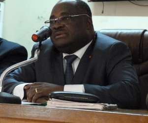 Réunion mensuelle entre le président et le personnel de la HAAC